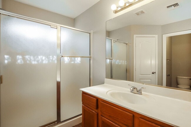 Building Photo - 11017 W Wilshire Dr