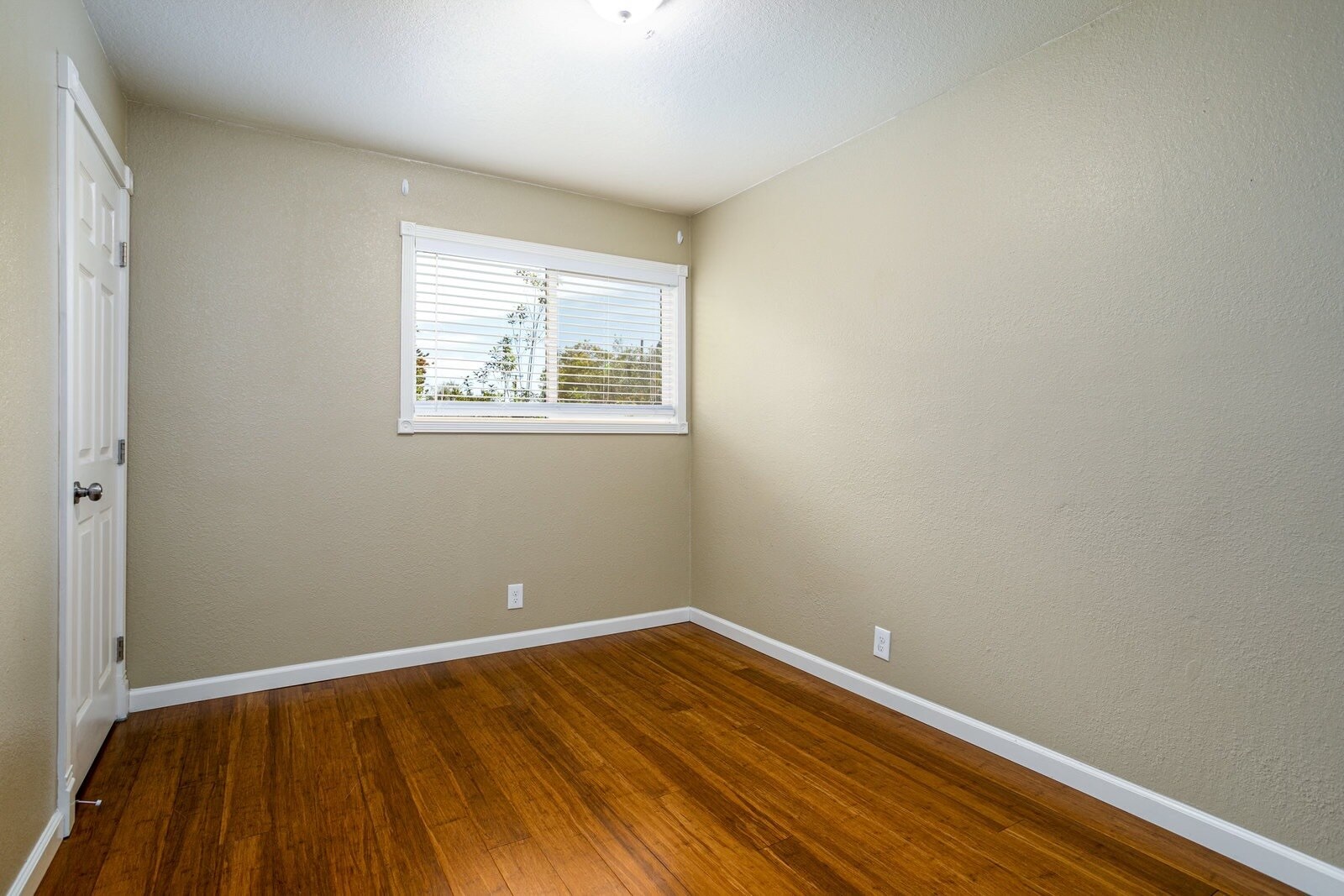 Building Photo - 2217 9th St