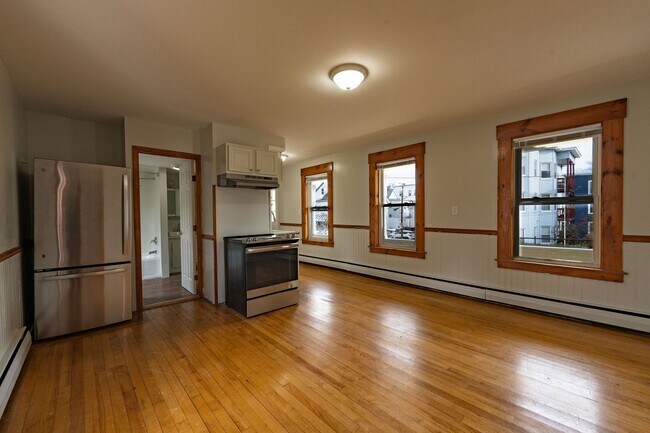 Primary Photo - Spruce (294)