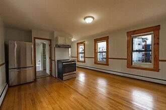 Building Photo - Spruce (294)