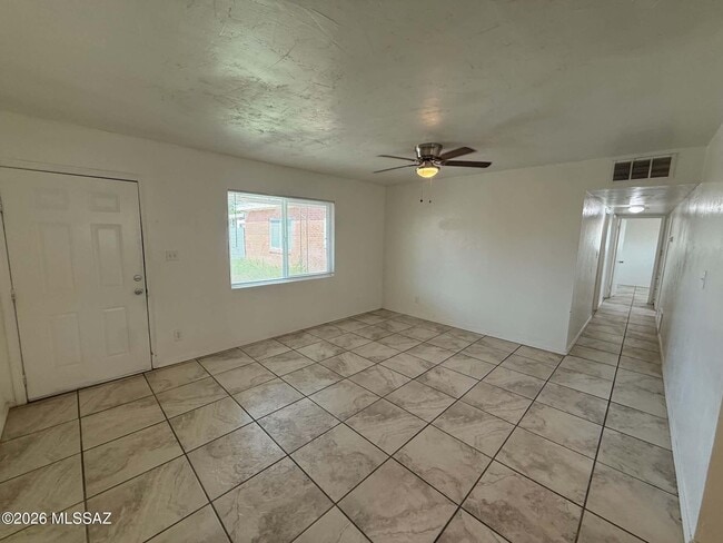 Building Photo - 4634 E Montecito St