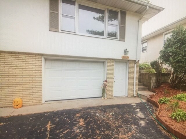 Garage opener, spacious garage. - 1113 9th Ave S