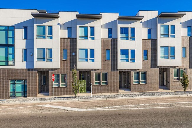 Primary Photo - Modern 2bed/2 Bath in the Heart of Denver!