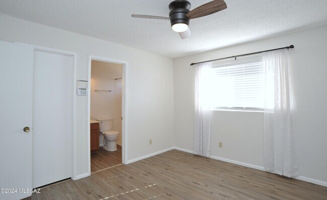 Building Photo - 3777 W Horizon Hills Dr