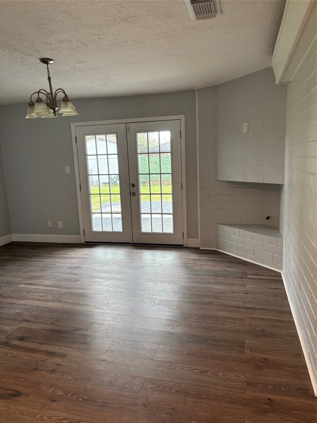 Building Photo - 4115 Tidewater Dr