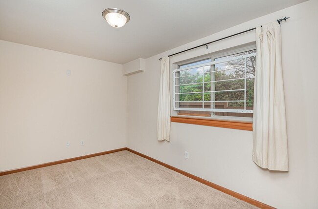 Building Photo - 3Bd/2Ba Seattle Townhouse