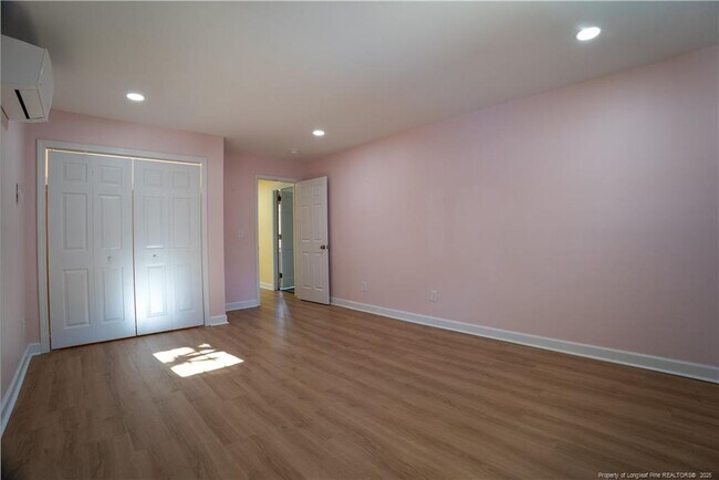 Building Photo - 1733 Daisy Ln