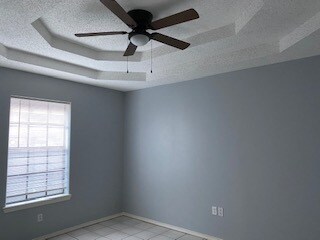 Beroom 1 - 811 W Los Tesoros Dr