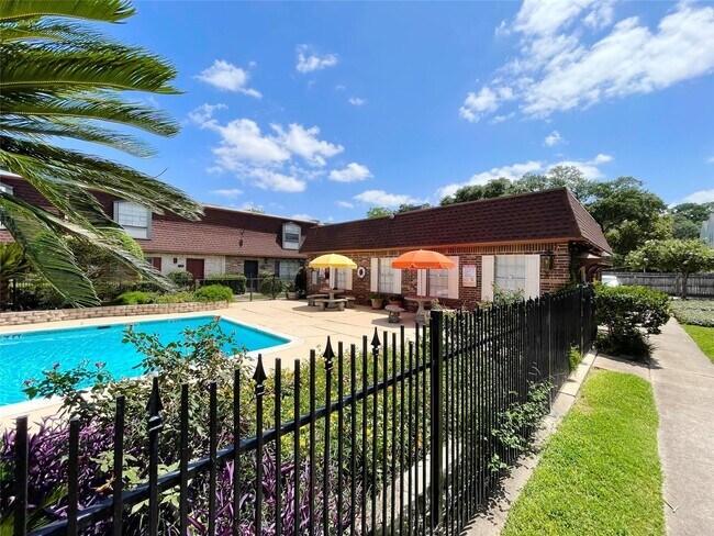 Building Photo - 9303 Hammerly Blvd