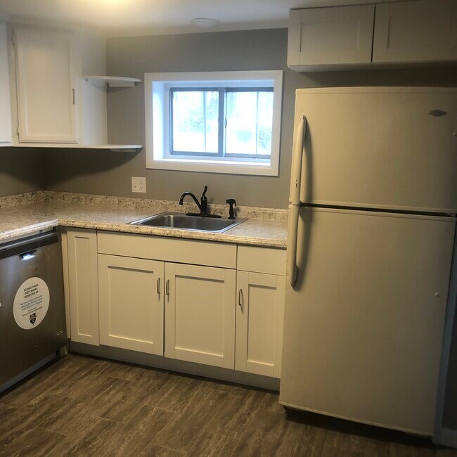 Building Photo - 349 S Hokendauqua Dr