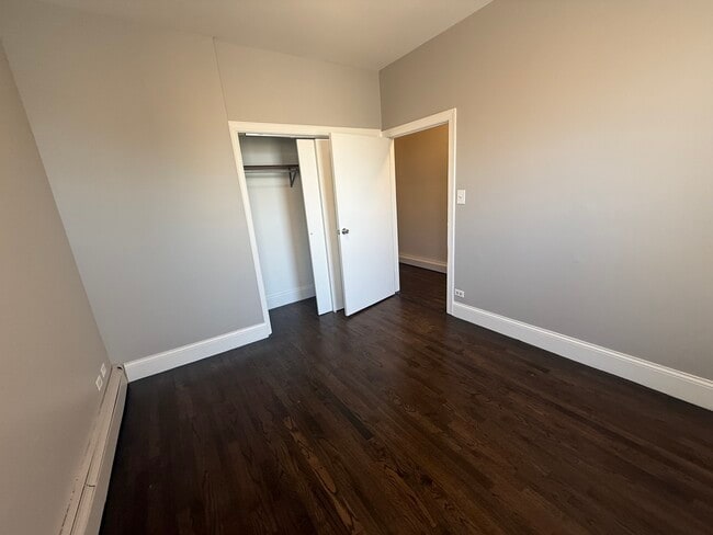 Building Photo - 368 E 59th St