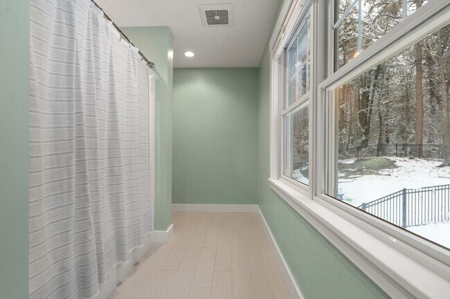 Building Photo - Keystone