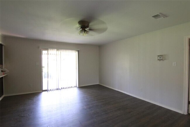 Building Photo - 9030 Langdon Ln
