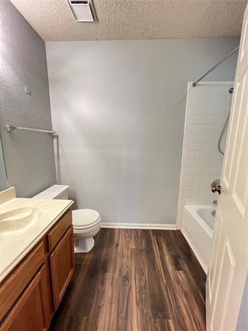 Building Photo - 2019 Longmeadow Ct