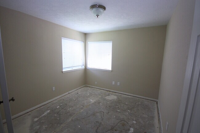 Building Photo - 22511 Braken Manor Ln