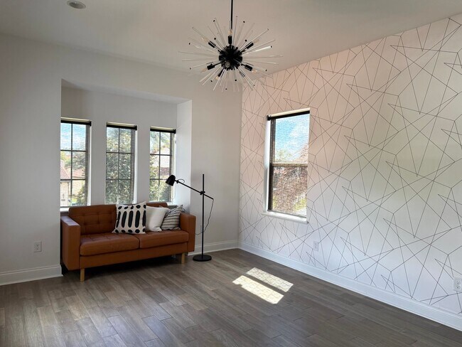 Building Photo - Luxury Water view Home for rent