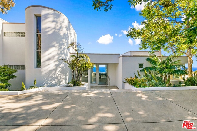Building Photo - 30112 Cuthbert Rd