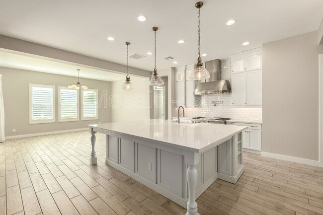 Building Photo - 10627 E Tumbleweed Ave