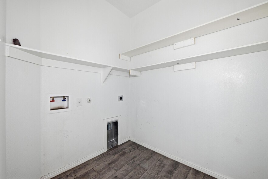 Building Photo - 8520 Trickham Bnd