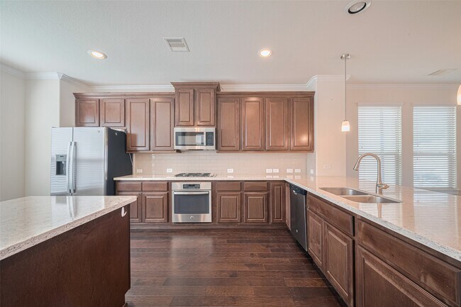 Building Photo - 10004 Spring Shadows Park Cir