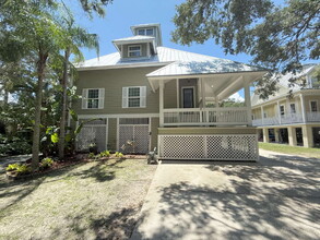 Building Photo - 7808 Bay Dr
