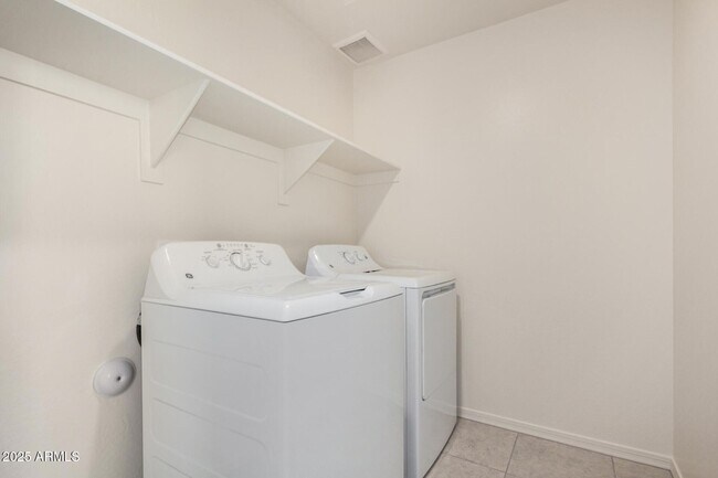 Building Photo - 20004 W Badgett Ln