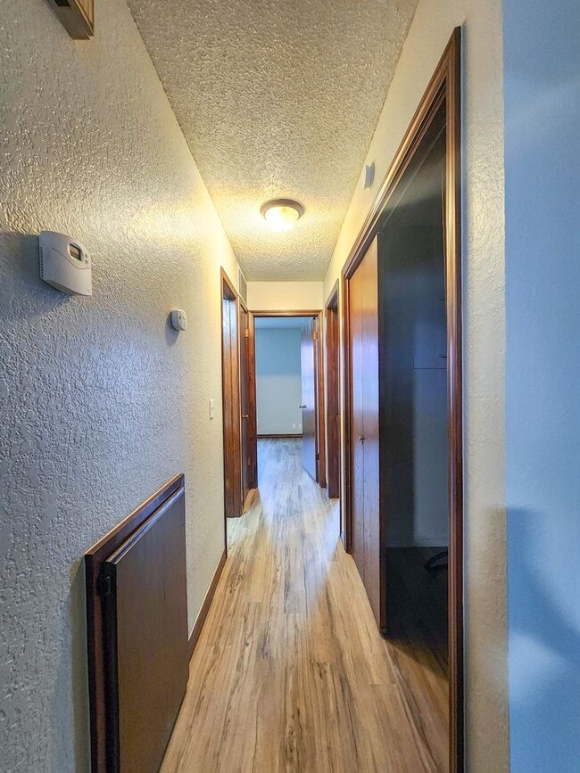 Building Photo - Cute 2 bedroom Duplex near OBU