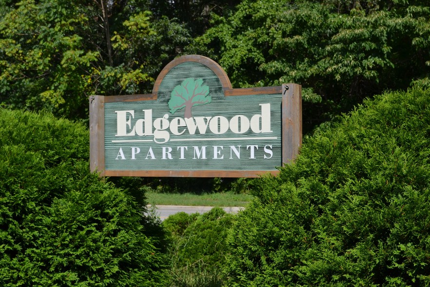 Edgewood Sign - Edgewood Apartments