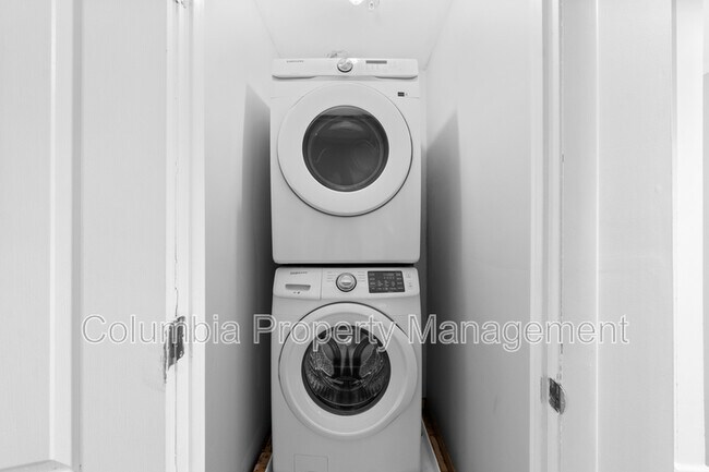 Building Photo - 1829 Providence St NE