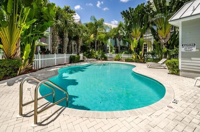 Building Photo - 924 Hemingway Cir