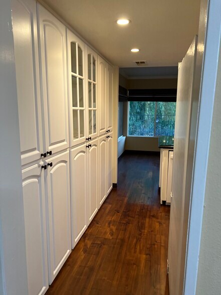 Building Photo - 19225 Index St