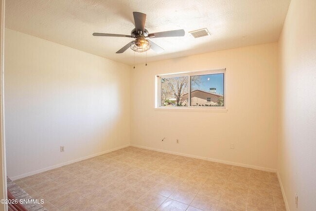 Building Photo - 3102 Hillsdale St