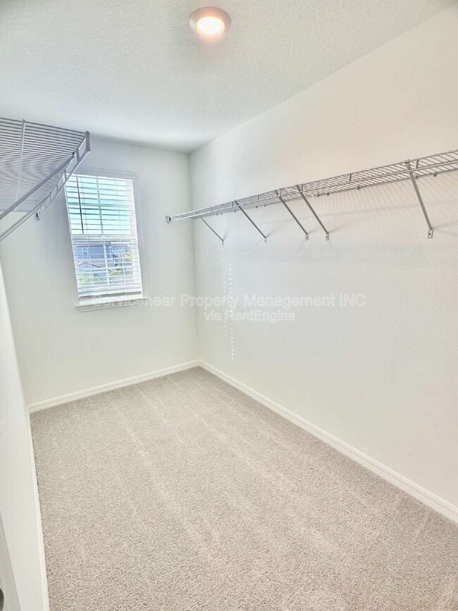 Building Photo - 8406 Blue Wave Ln E