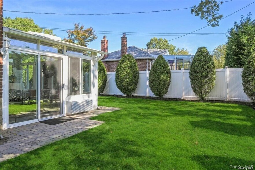 Building Photo - 41 Eaton Rd