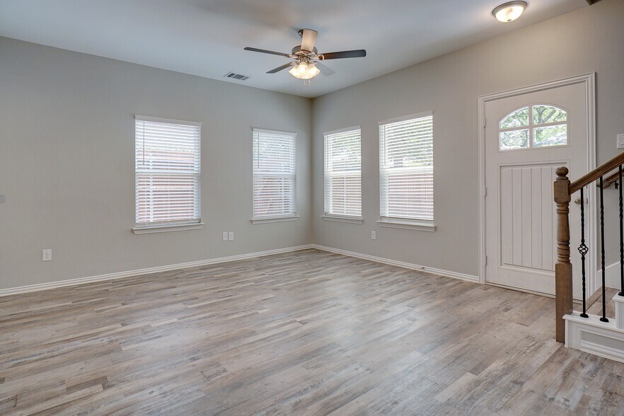 Front Living room and Front Entry - 1923 S Jennings Ave