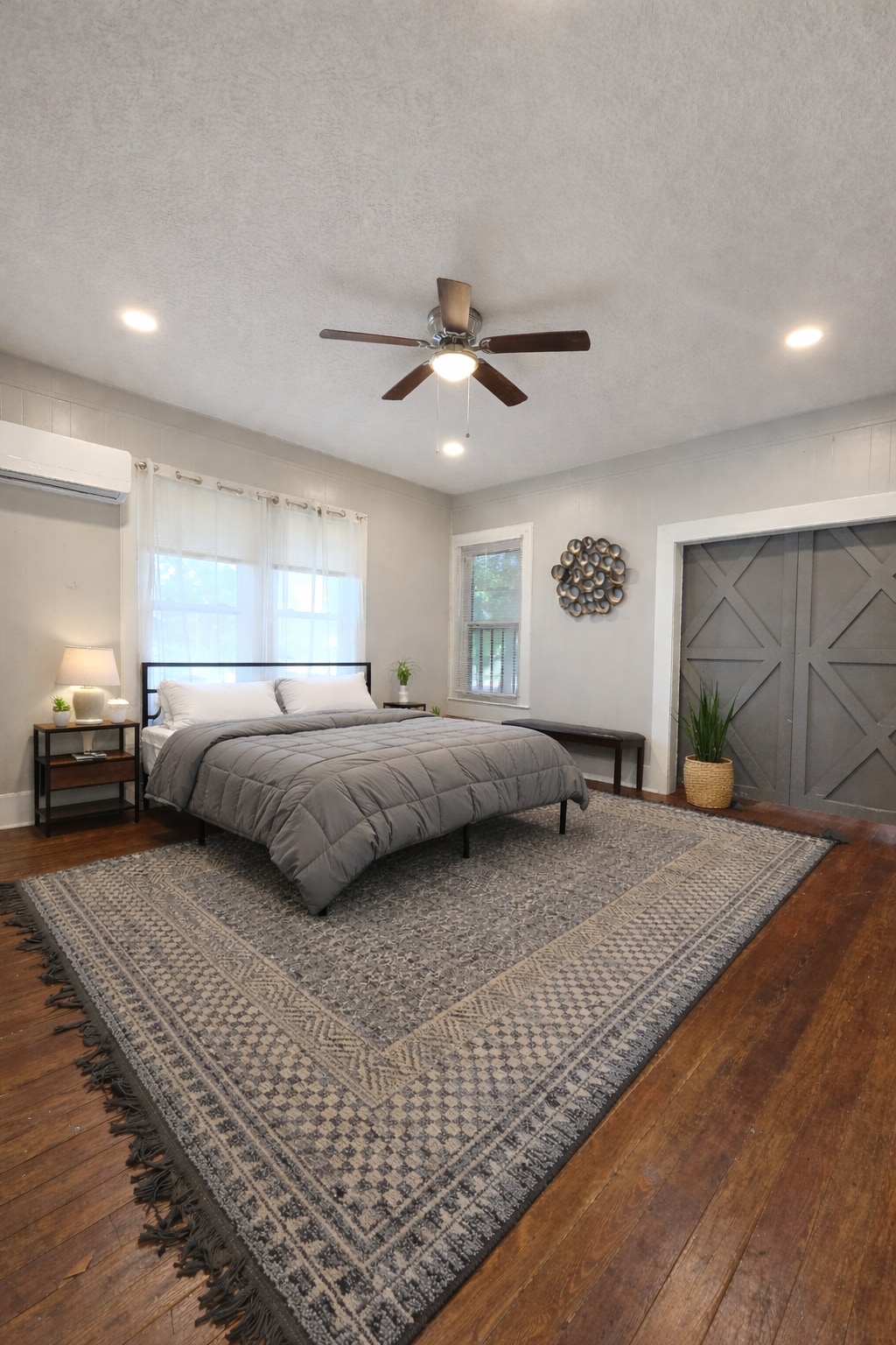 Building Photo - 805 14th St