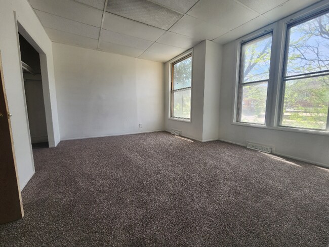 Building Photo - Greenwood Duplex