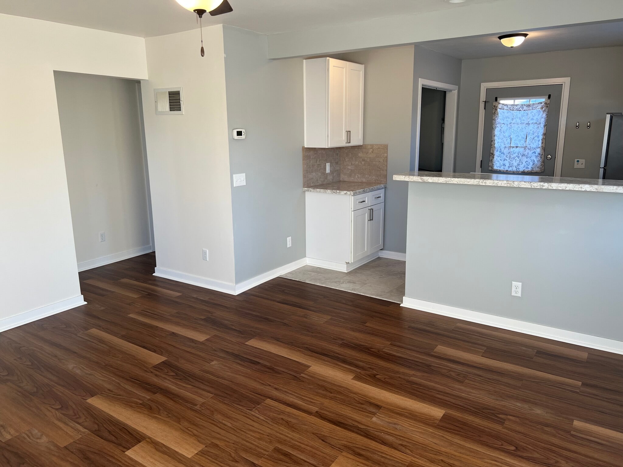 Building Photo - 2204 Arizona Ave