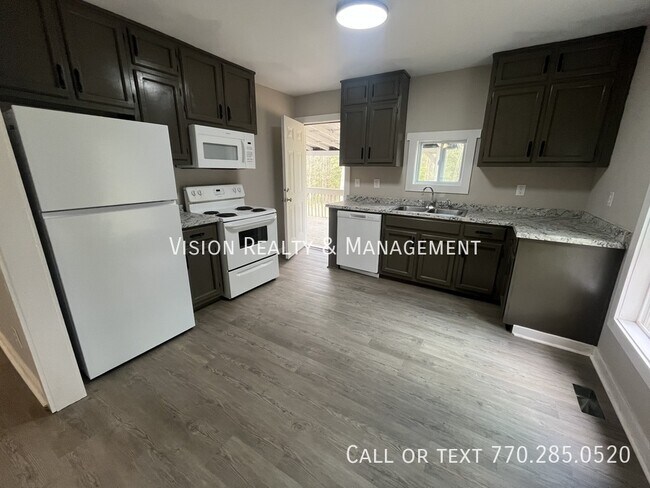 Building Photo - 137 Red Oak Dr