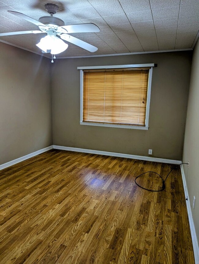 Building Photo - Fully Updated 3 Bedroom Home For Rent