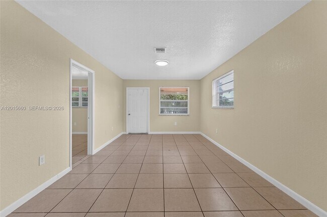 Building Photo - 1101 Prospect Rd