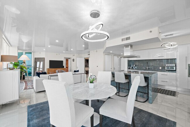 Building Photo - 101 S Fort Lauderdale Beach Blvd