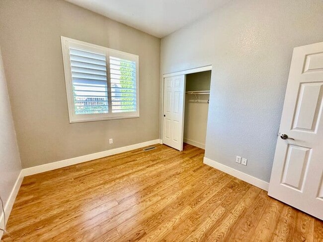 Building Photo - 6350 Cedar Waxwing Ct