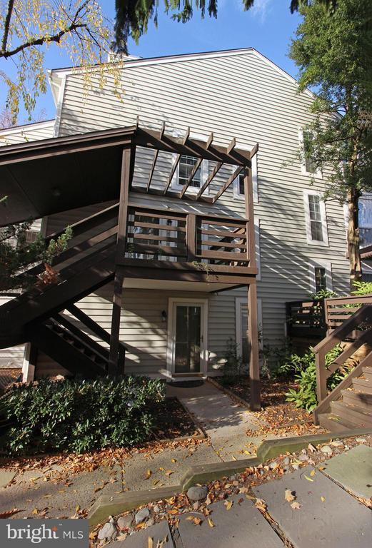 Building Photo - 10182 Oakton Terrace Rd