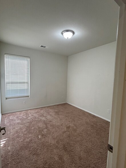 Building Photo - 1713 Twin Falls Dr
