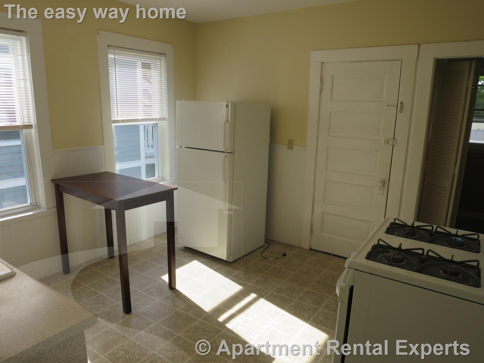 Building Photo - 36 Standish St