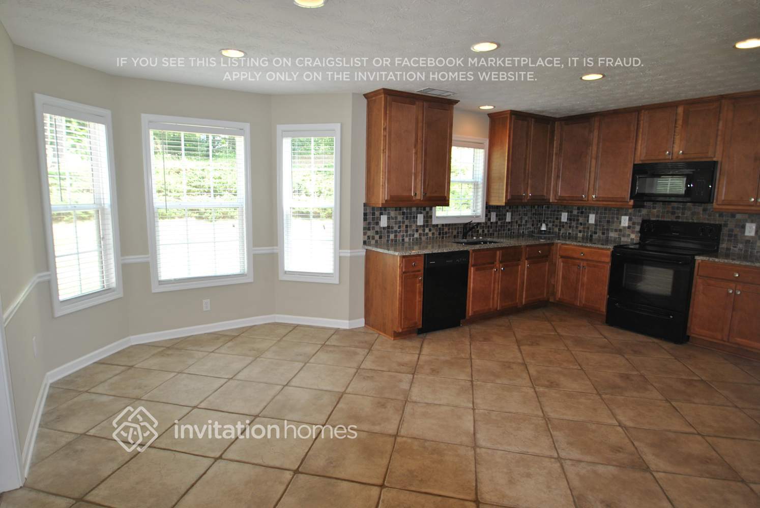 Building Photo - 3144 Oak Ridge Ln