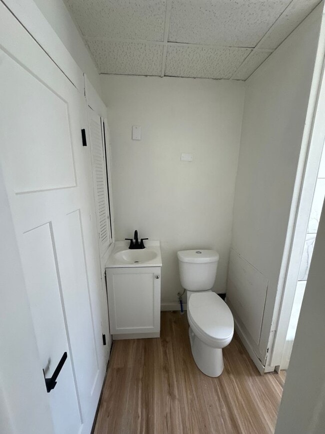 Building Photo - COMING SOON! 3 Bedroom House