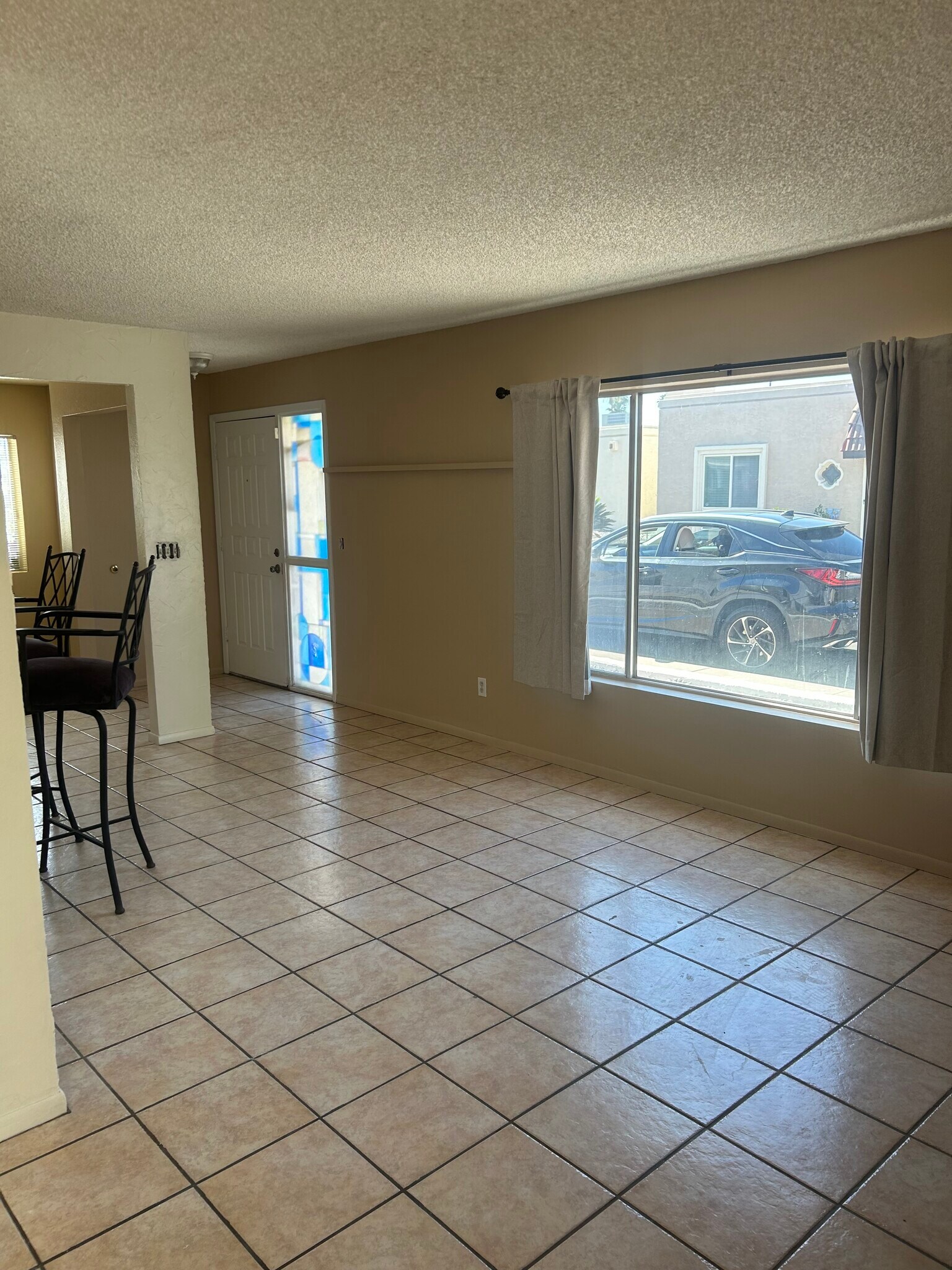 Building Photo - 726 E Villa Rita Dr