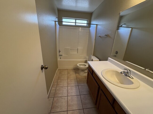 Building Photo - North Phoenix 3br With Large Backyard and ...